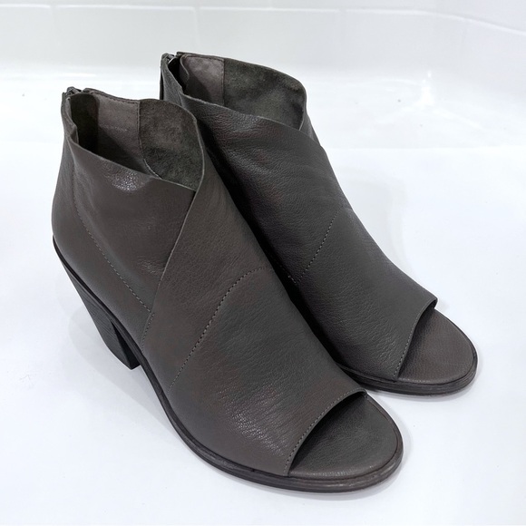 Eileen Fisher Ink Leather Peep Open Toe Heeled Size 7 - Picture 1 of 13